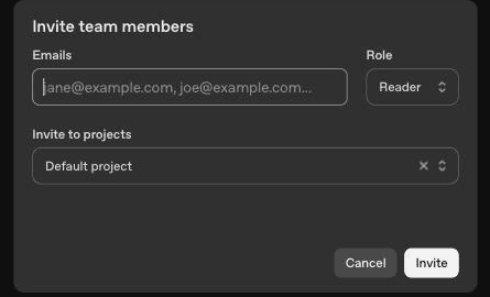 Fenêtre Invite team members avec les champs Emails, Role et Invite to projects